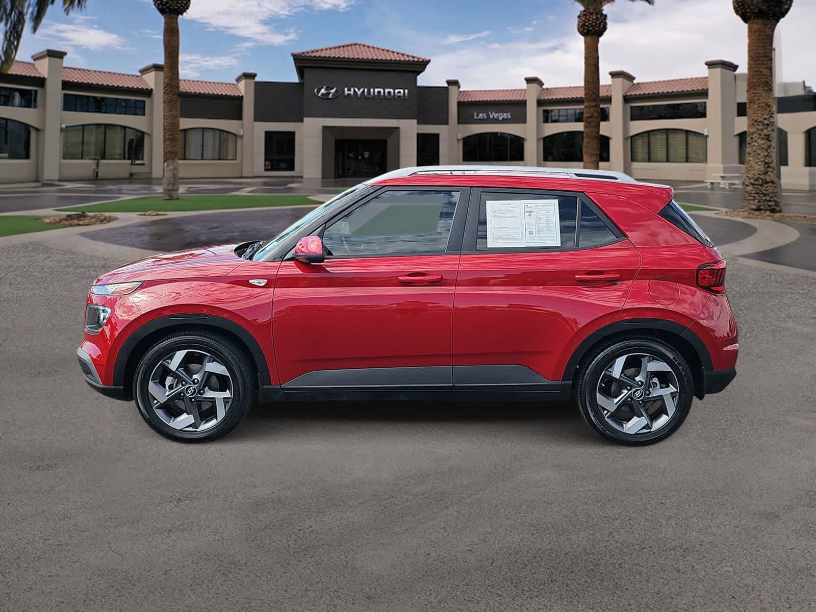 Used 2022 Hyundai Venue SEL FWD image 5