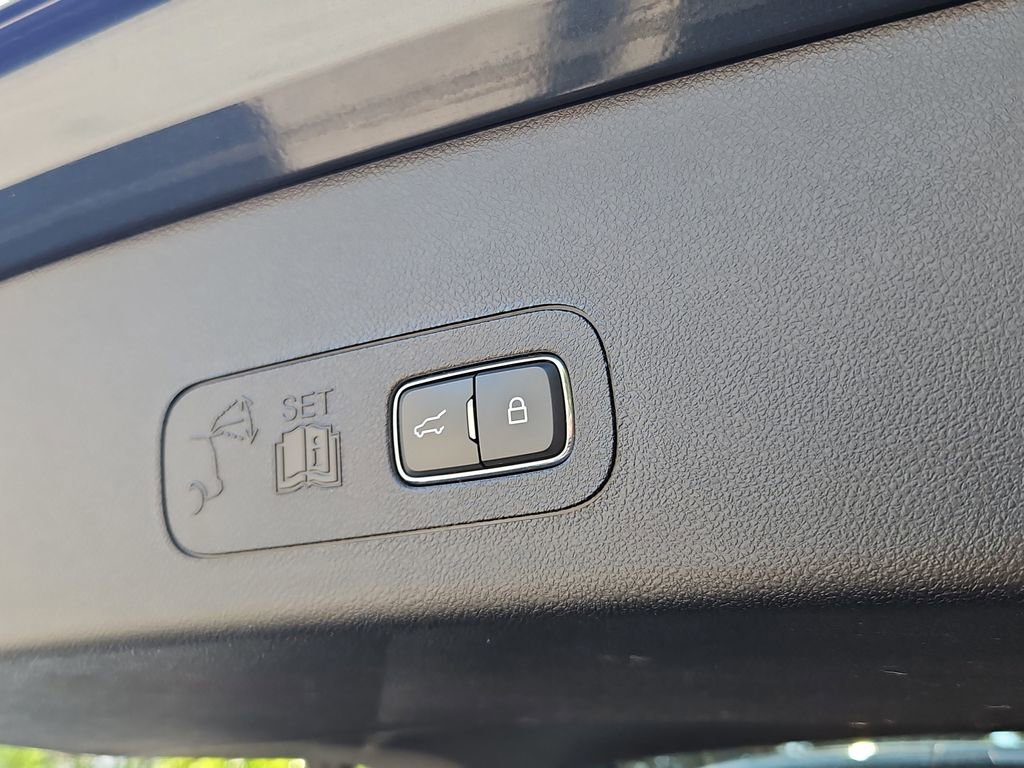 Used 2023 Lincoln Aviator Reserve w/ Equipment Group 201A image 37