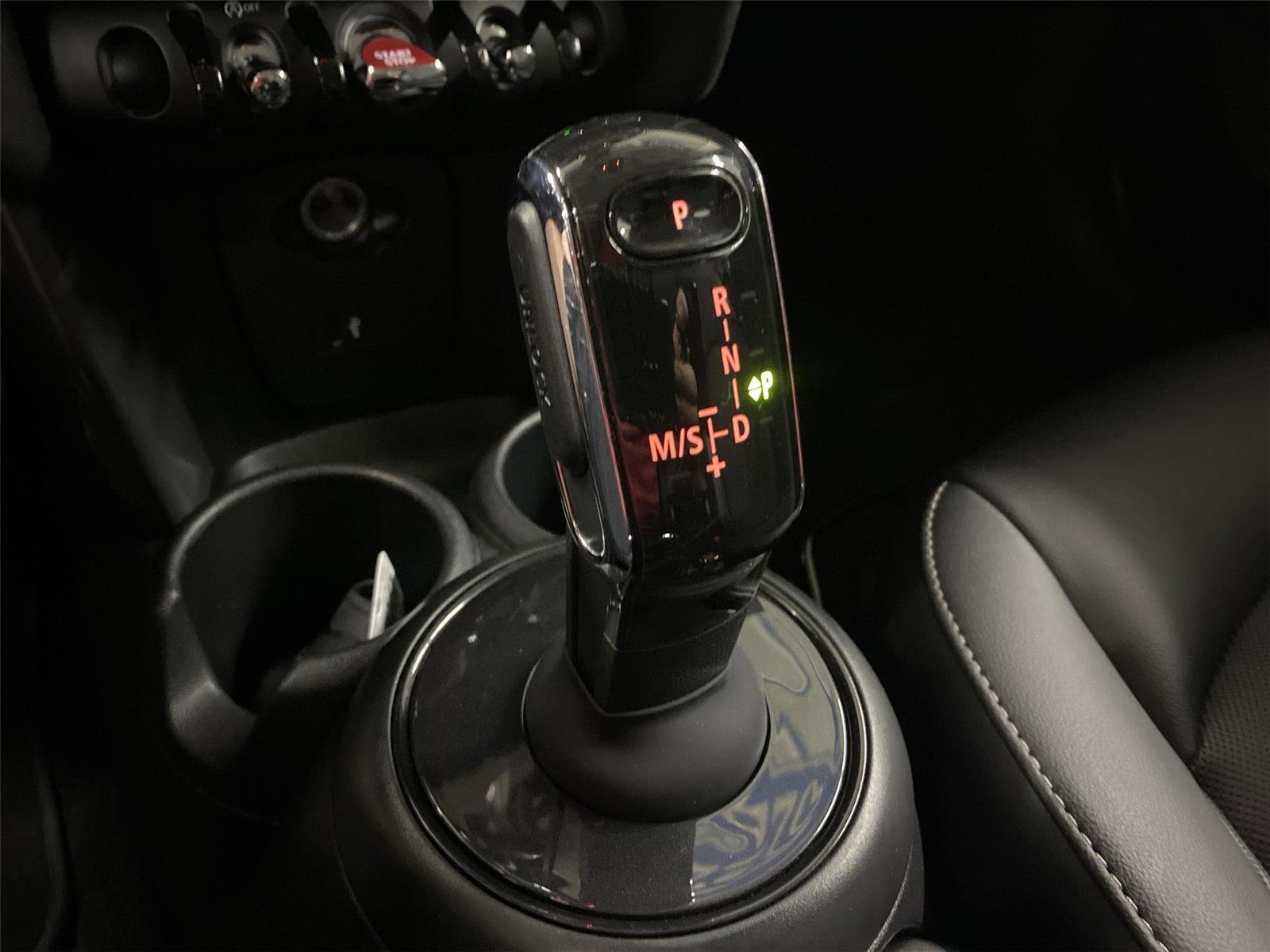 Used 2022 MINI Cooper 4-Door Hardtop FWD image 24