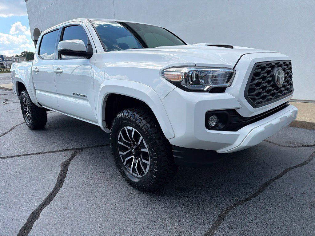 Used 2023 Toyota Tacoma TRD Sport RWD image 3