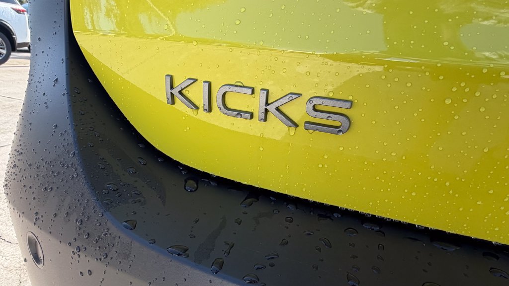 New 2026 Nissan Kicks SR FWD image 10