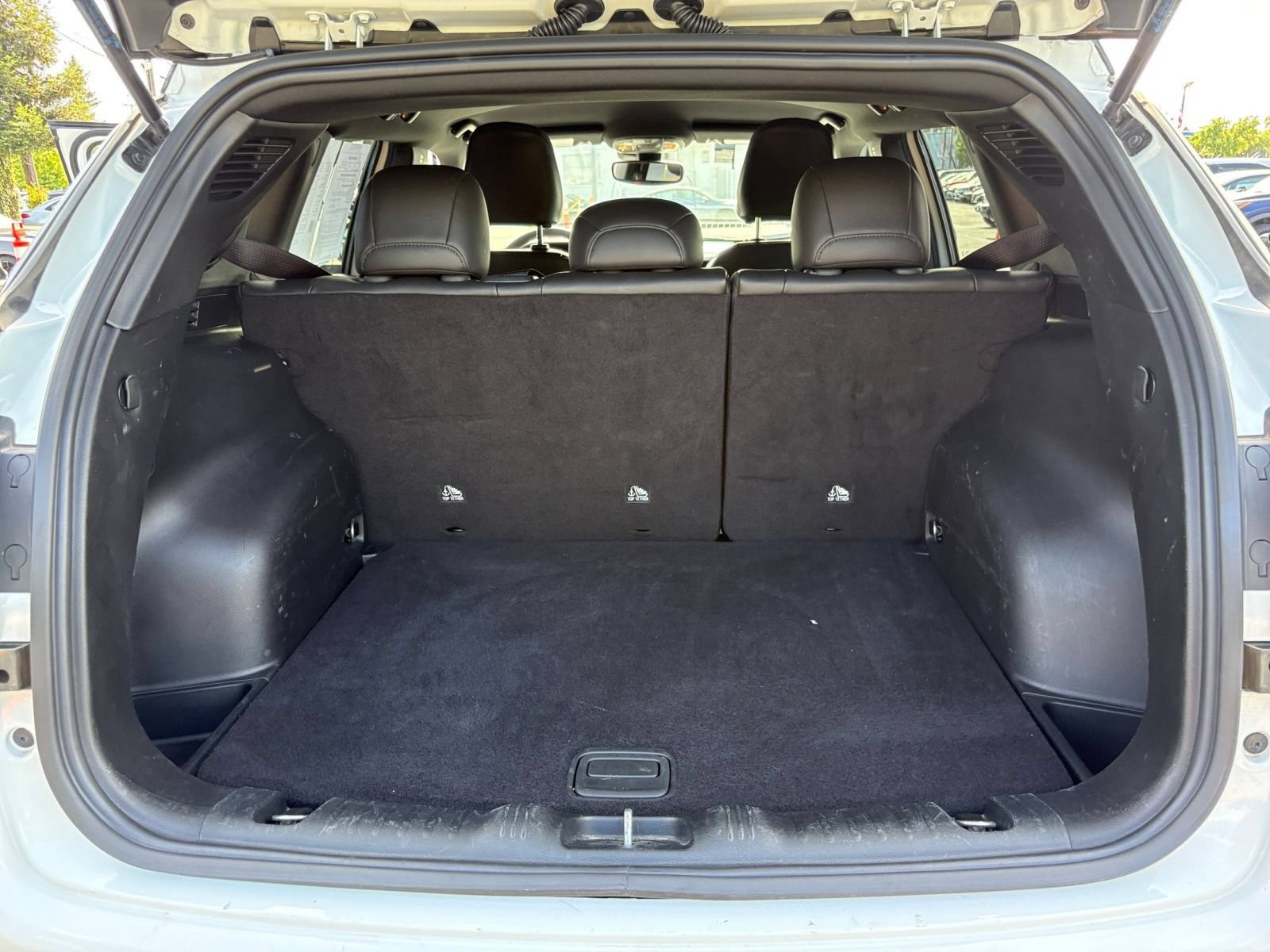 Used 2025 Jeep Compass Trailhawk AWD/4WD image 30