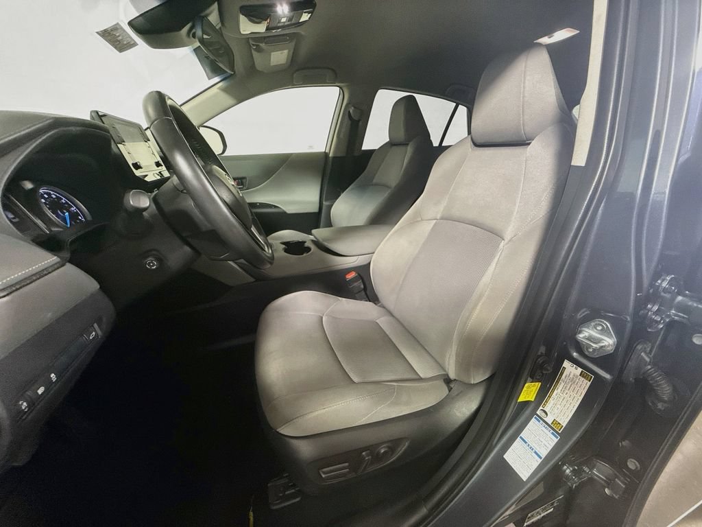 Certified 2021 Toyota Venza LE w/ Carpet Mat Package (TMS) AWD/4WD image 19