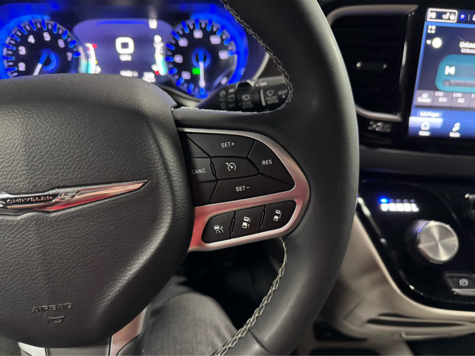 Used 2024 Chrysler Pacifica Touring-L image 20