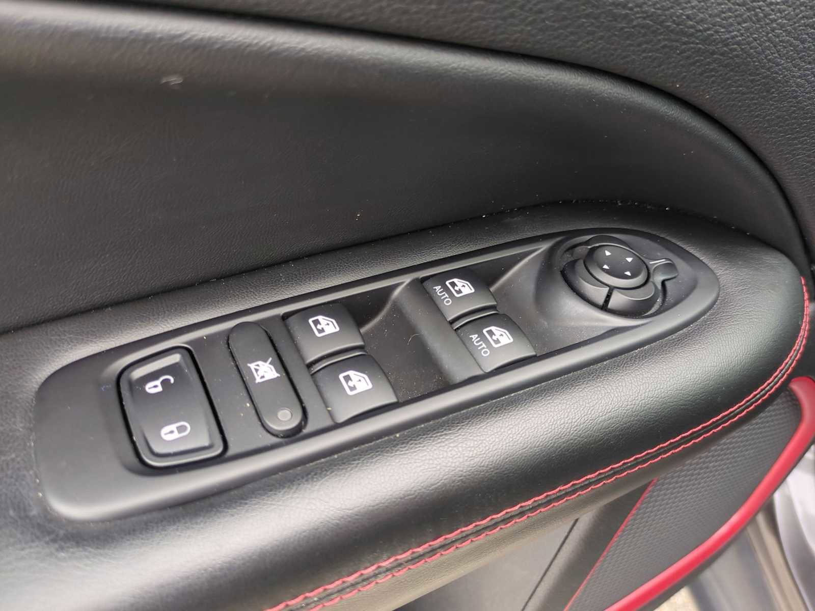 Used 2021 Jeep Compass Trailhawk AWD/4WD image 23