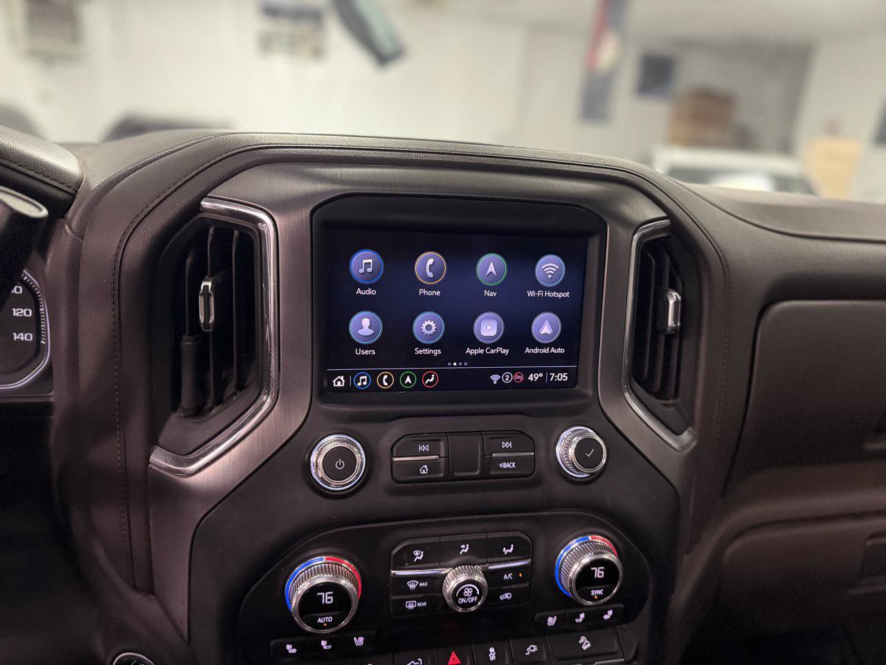 Used 2022 GMC Sierra 3500 Denali w/ Denali Ultimate Package AWD/4WD image 27