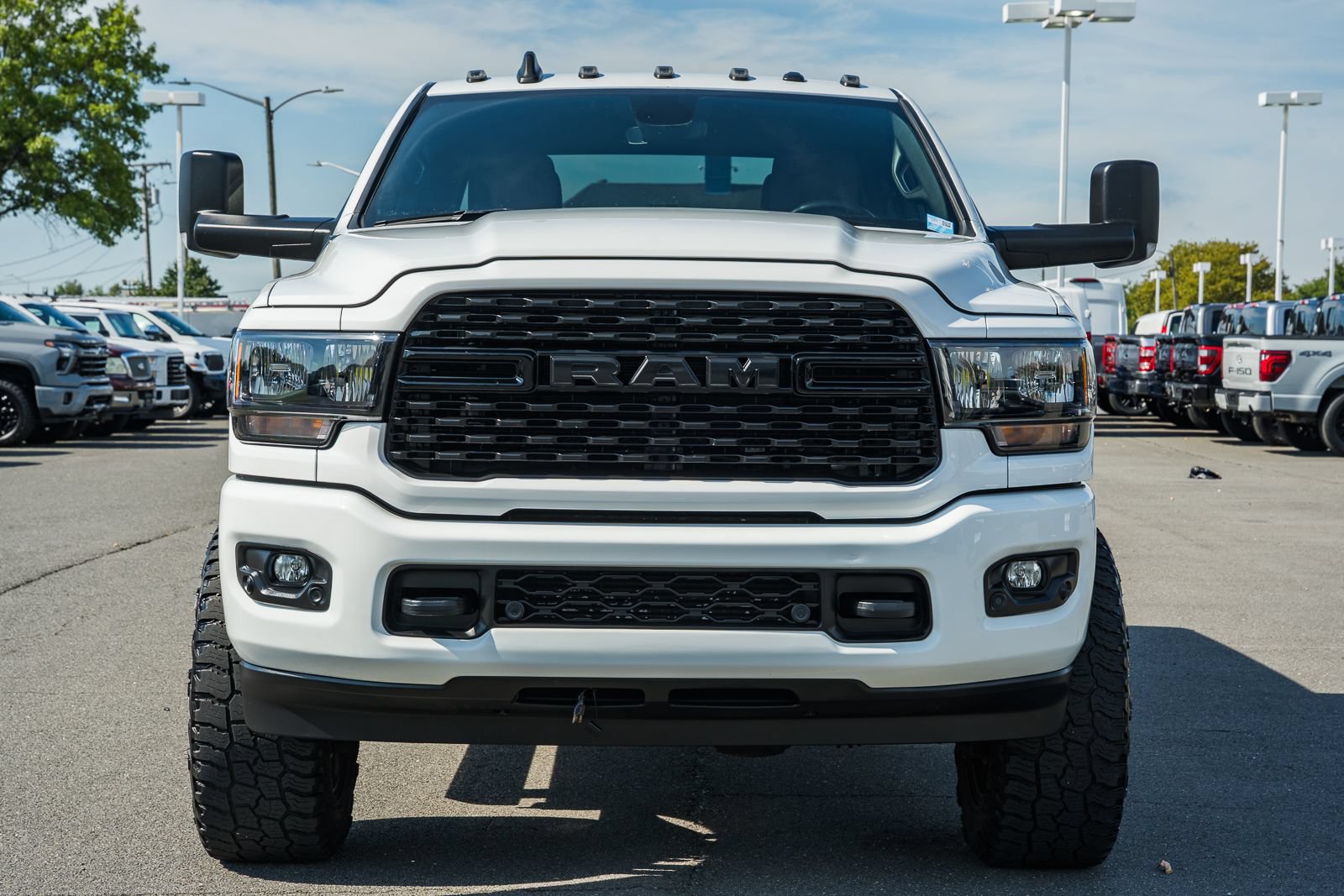 Used 2022 RAM 2500 Big Horn w/ Night Edition AWD/4WD image 2