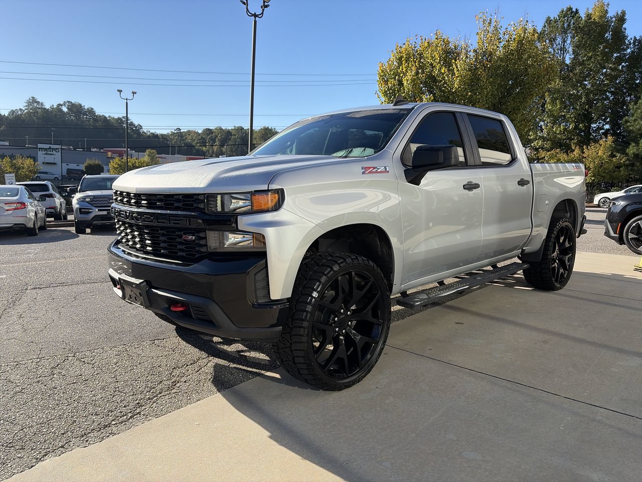 Used 2021 Chevrolet Silverado 1500 Custom Trail Boss w/ LPO, Dark Essentials Package AWD/4WD image 4