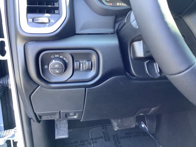 New 2026 RAM 2500 Laramie w/ Sport Appearance Package AWD/4WD image 15