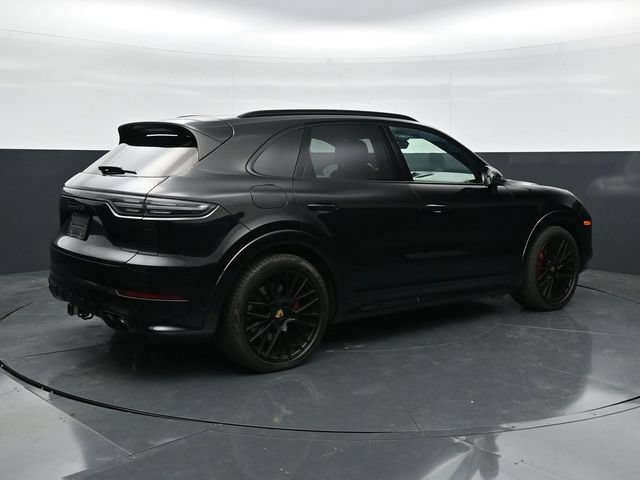 Used 2023 Porsche Cayenne GTS AWD/4WD image 2