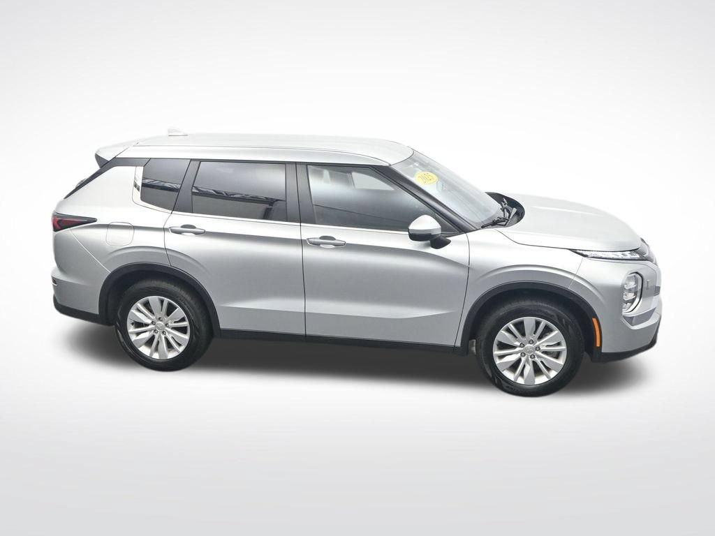 Used 2025 Mitsubishi Outlander ES AWD/4WD image 34