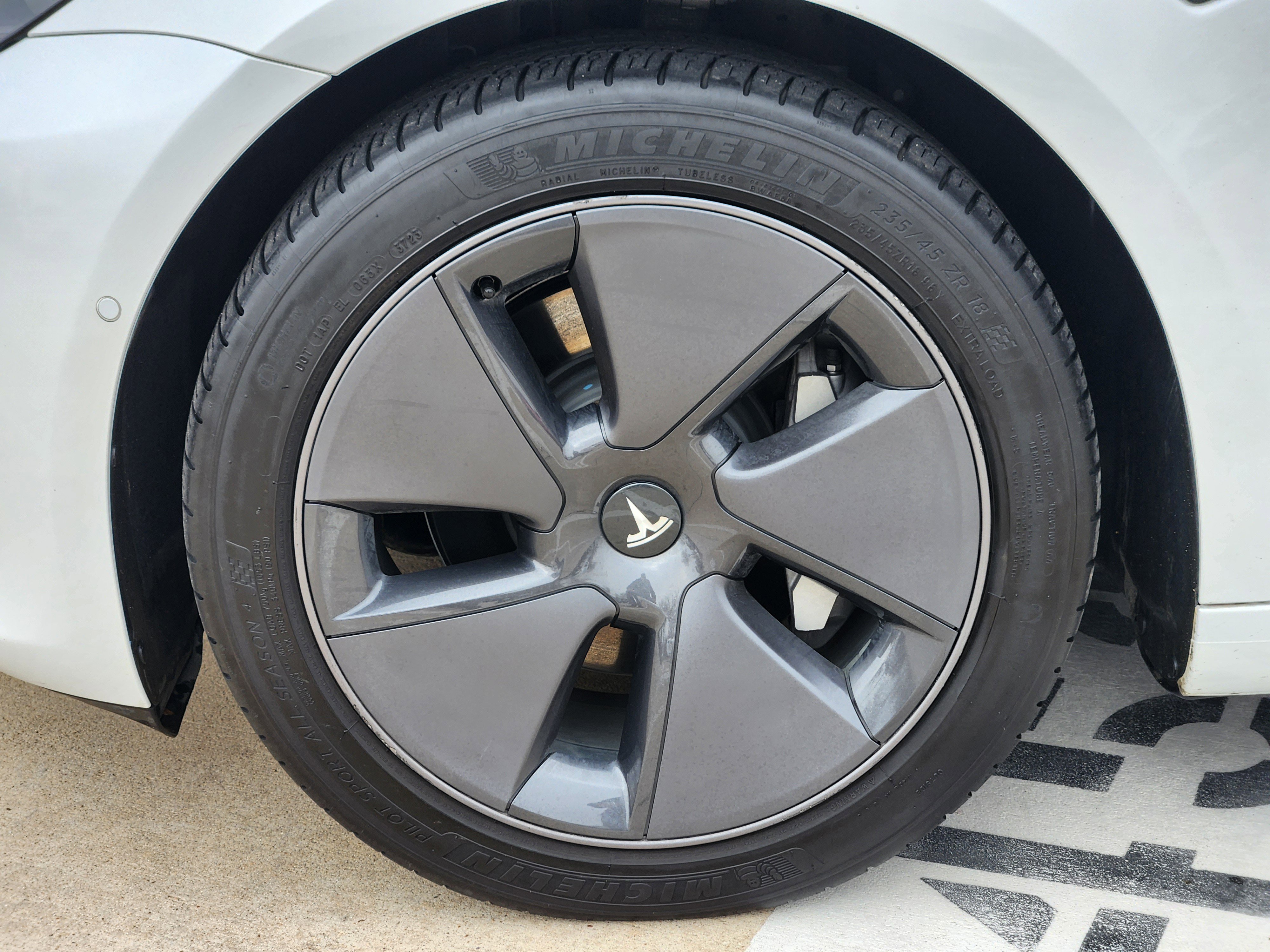 Used 2021 Tesla Model 3 Standard Range Plus image 11