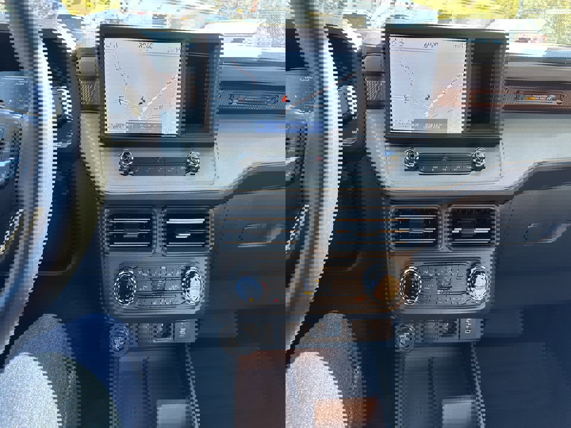 Used 2024 Ford Maverick Lariat image 13