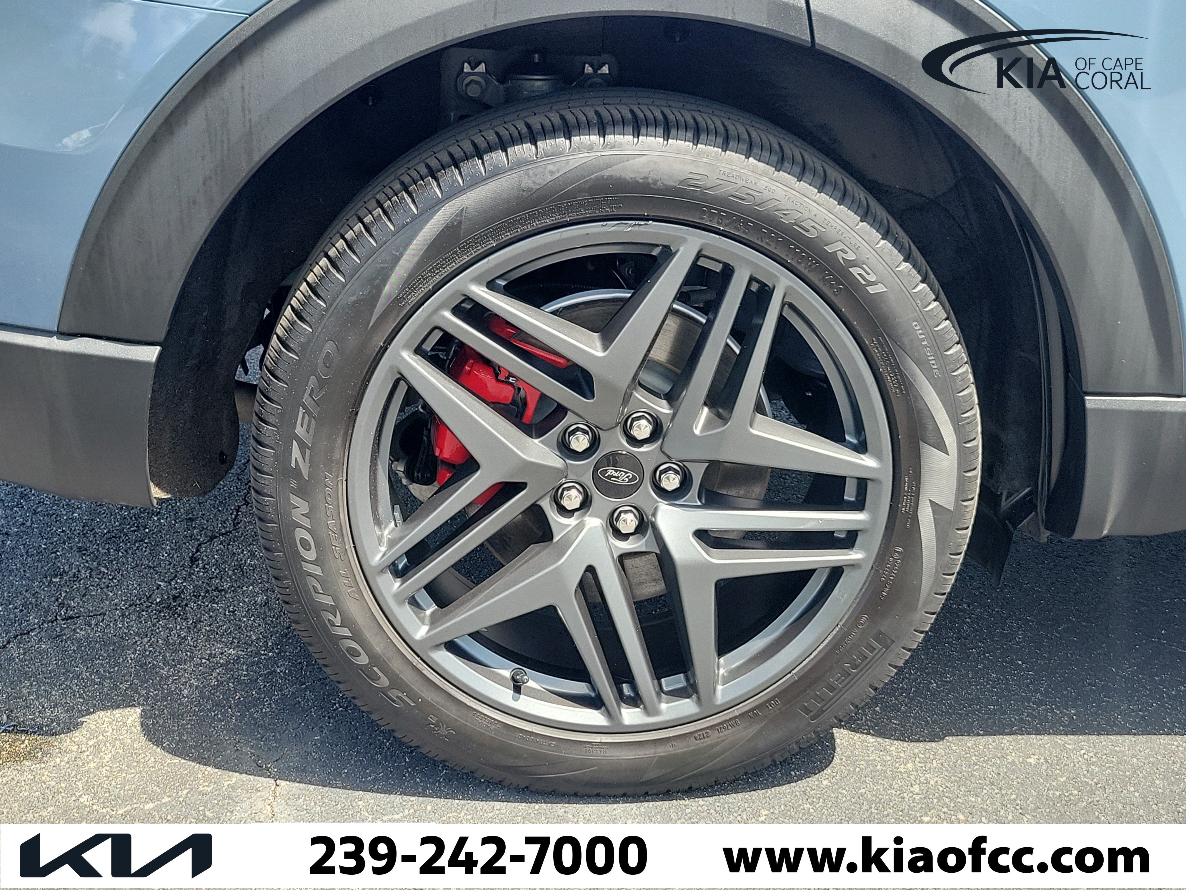 Used 2025 Ford Explorer ST AWD/4WD image 9