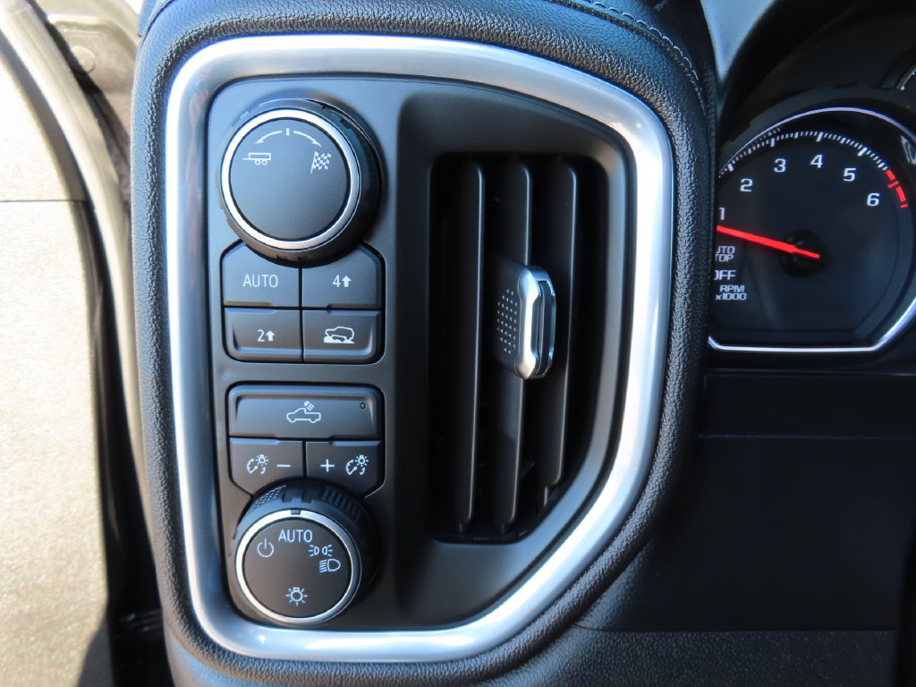 Used 2019 Chevrolet Silverado 1500 LT w/ All-Star Edition AWD/4WD image 12