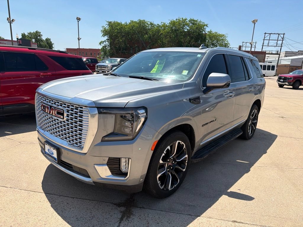 Used 2023 GMC Yukon Denali w/ Advanced Technology Package AWD/4WD image 7