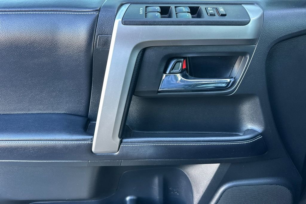 Used 2018 Toyota 4Runner SR5 image 11