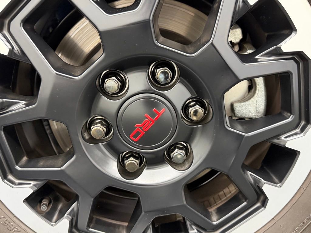 Used 2025 Toyota 4Runner TRD Off-Road Premium AWD/4WD image 18
