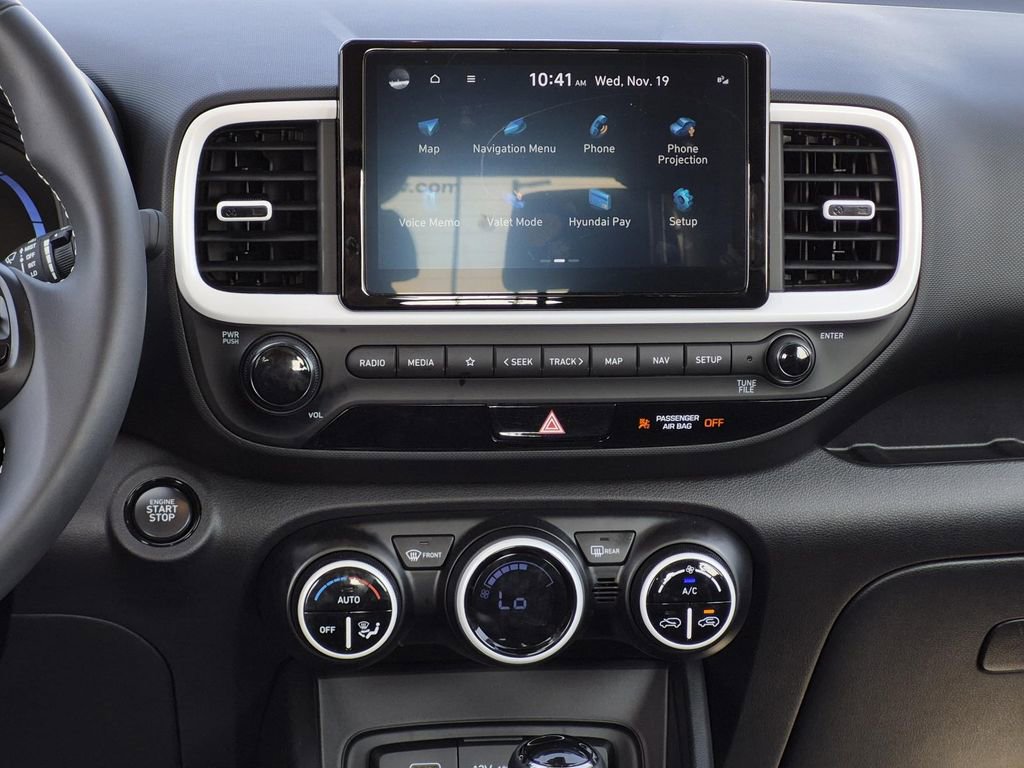 Used 2025 Hyundai Venue Limited image 14