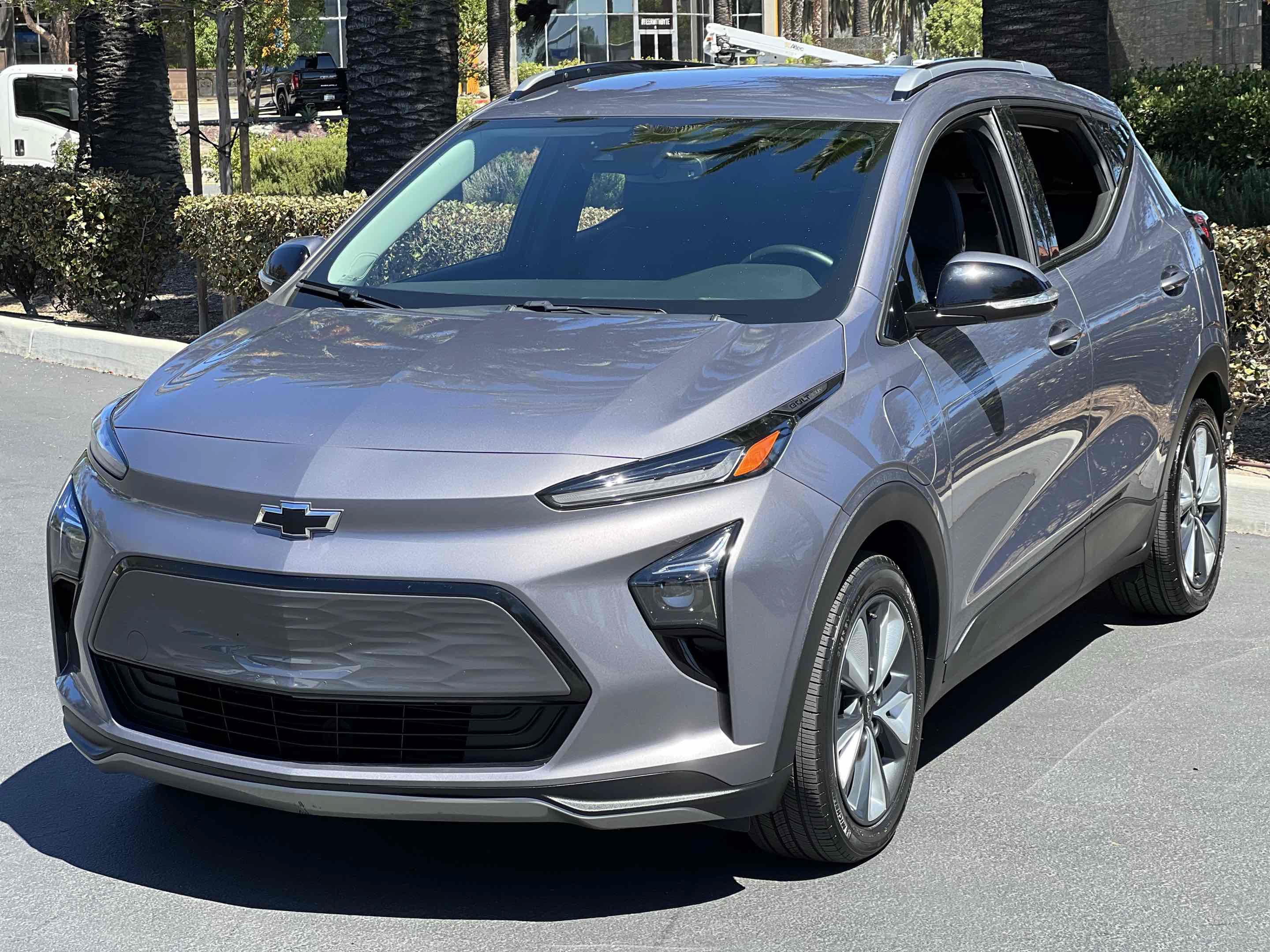 Used 2022 Chevrolet Bolt EUV LT w/ Convenience Package FWD image 16