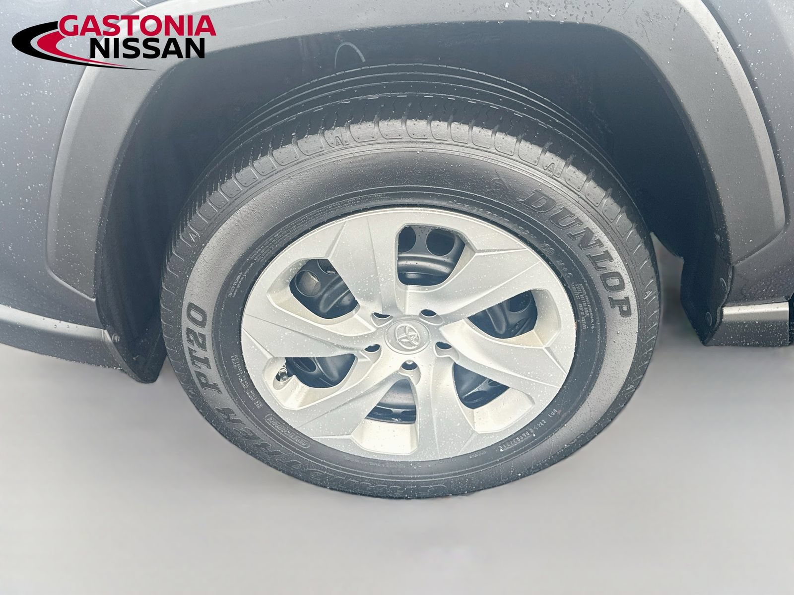 Used 2022 Toyota RAV4 LE AWD/4WD image 40