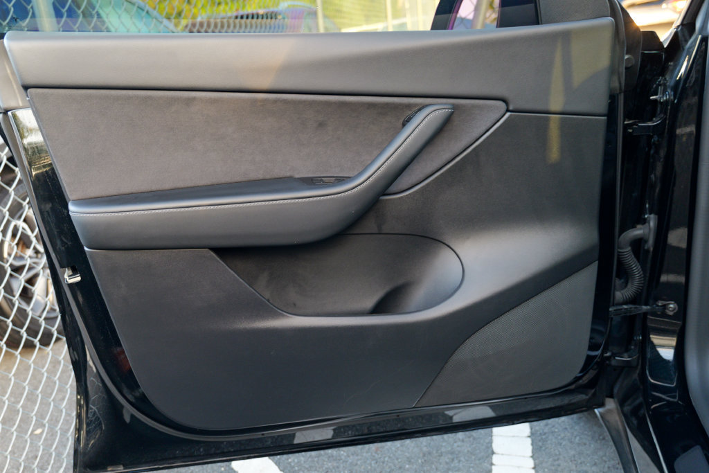 Used 2022 Tesla Model Y Performance AWD/4WD image 16