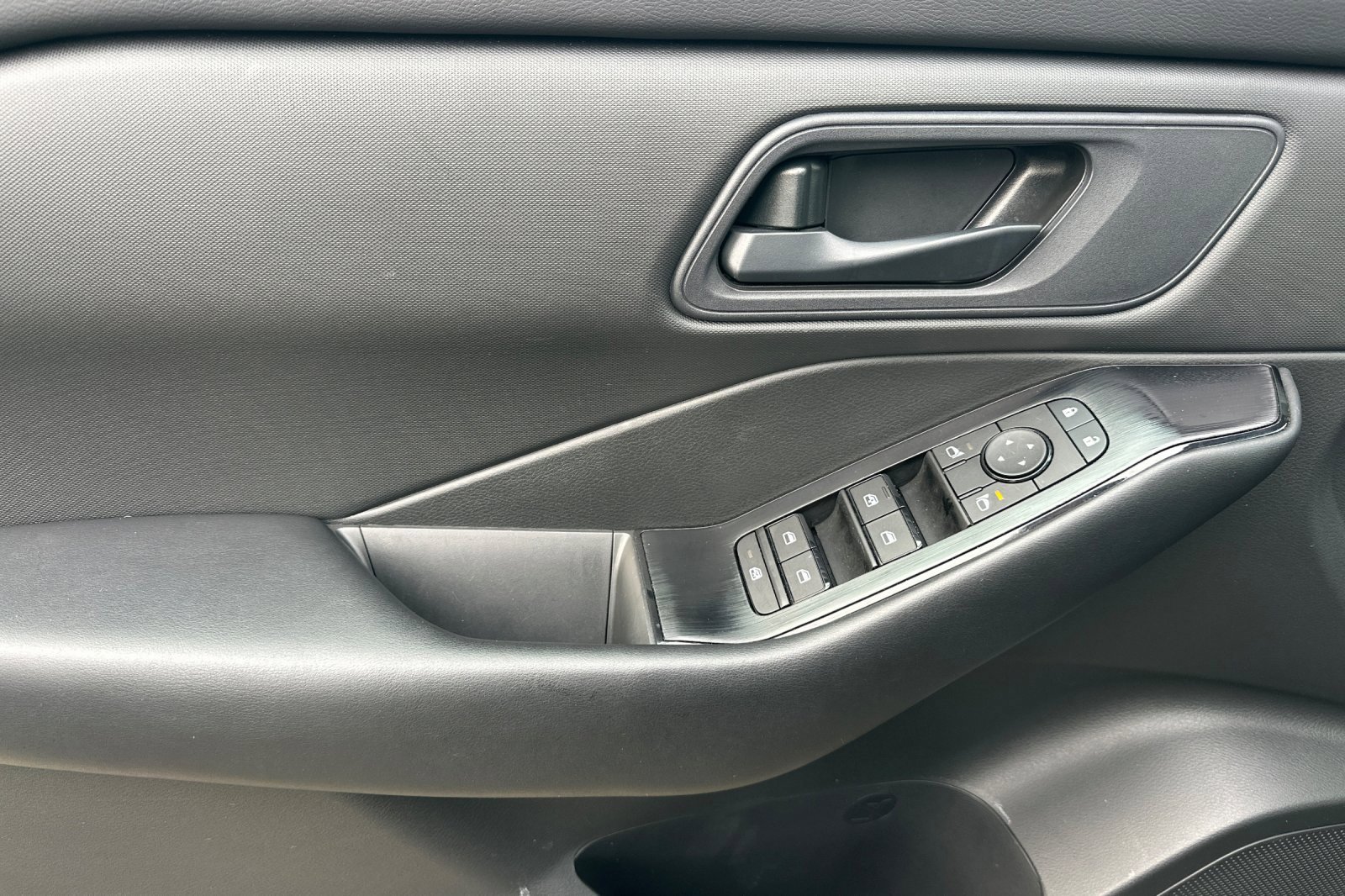 Certified 2025 Nissan Rogue S image 11