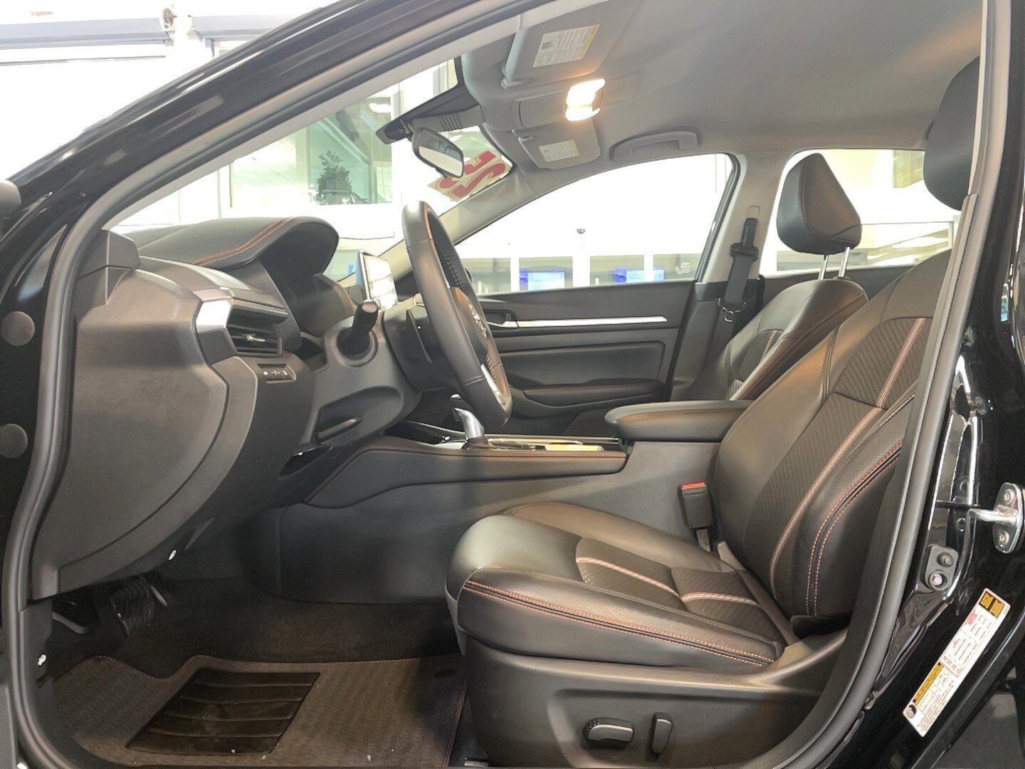 Used 2025 Nissan Altima 2.5 SR image 6