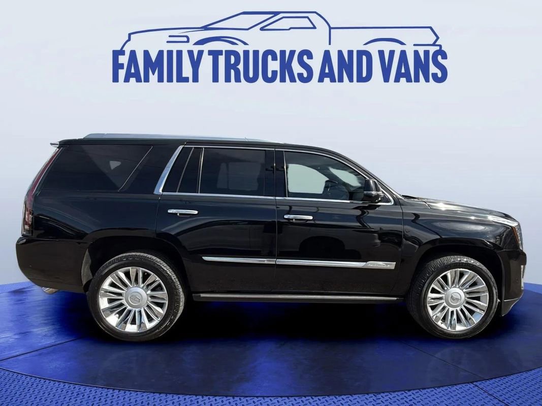 Used 2017 Cadillac Escalade Platinum AWD/4WD image 6