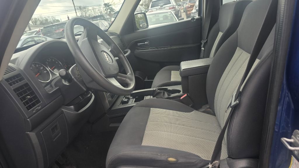 Used 2010 Jeep Liberty 4WD Sport image 10