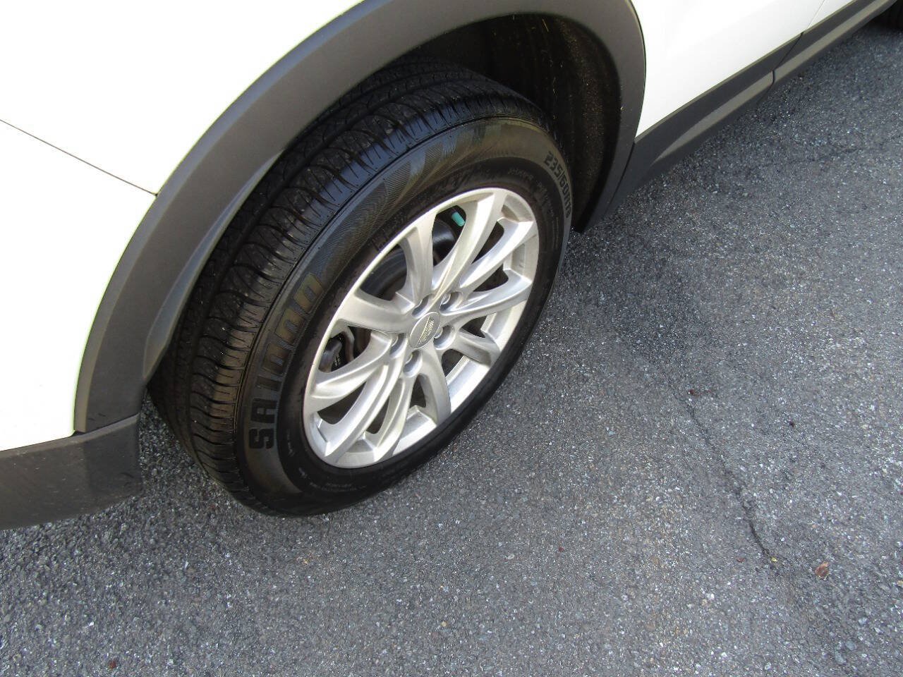 Used 2019 Cadillac XT4 Luxury AWD/4WD image 23