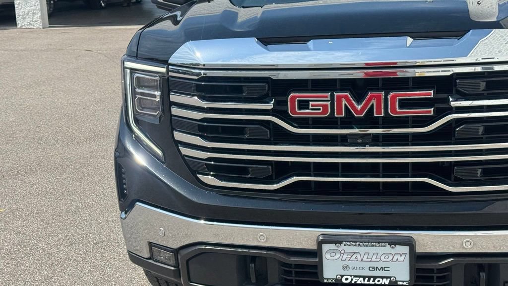 Used 2023 GMC Sierra 1500 SLT w/ SLT Premium Plus Package AWD/4WD image 8