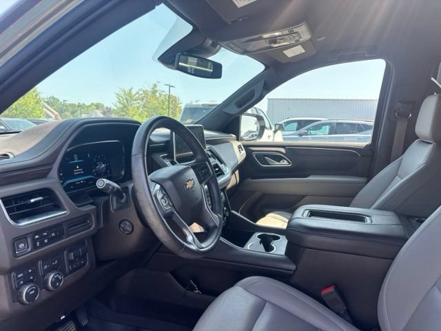 Used 2024 Chevrolet Suburban LT w/ Luxury Package AWD/4WD image 10