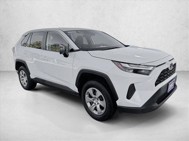 Used 2024 Toyota RAV4 LE AWD/4WD video 3
