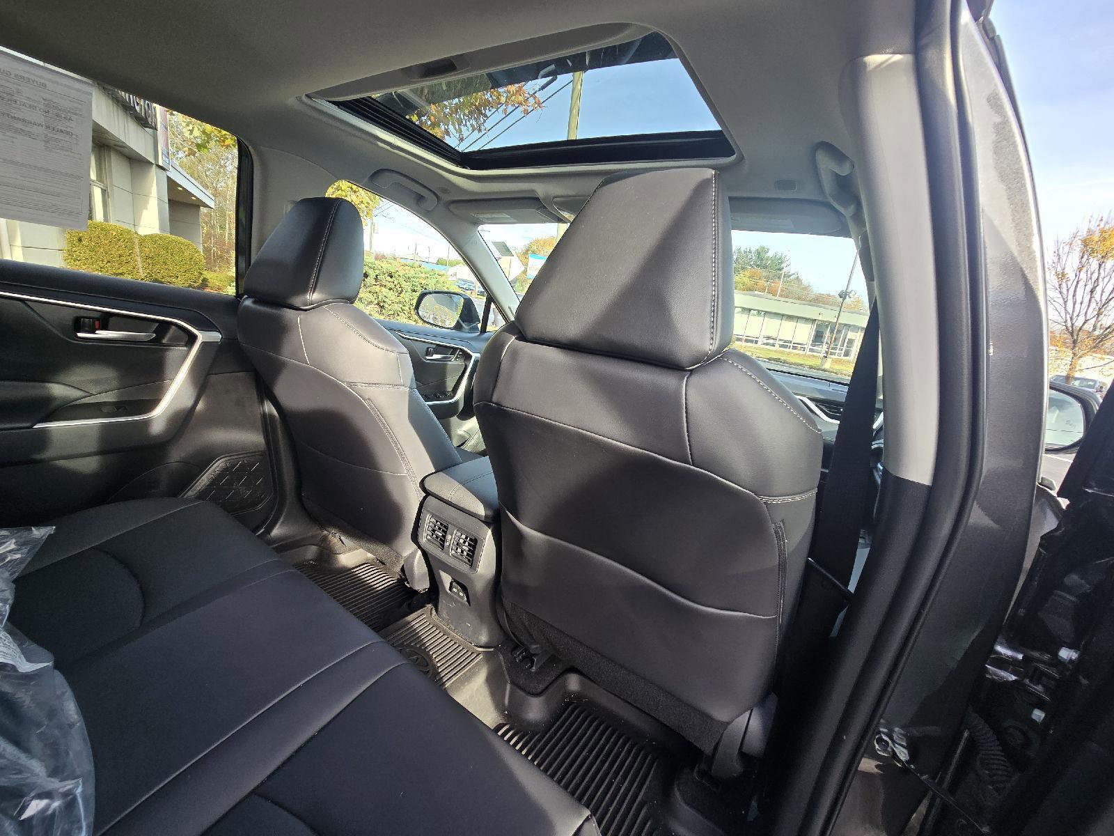 Used 2025 Toyota RAV4 XLE Premium image 16