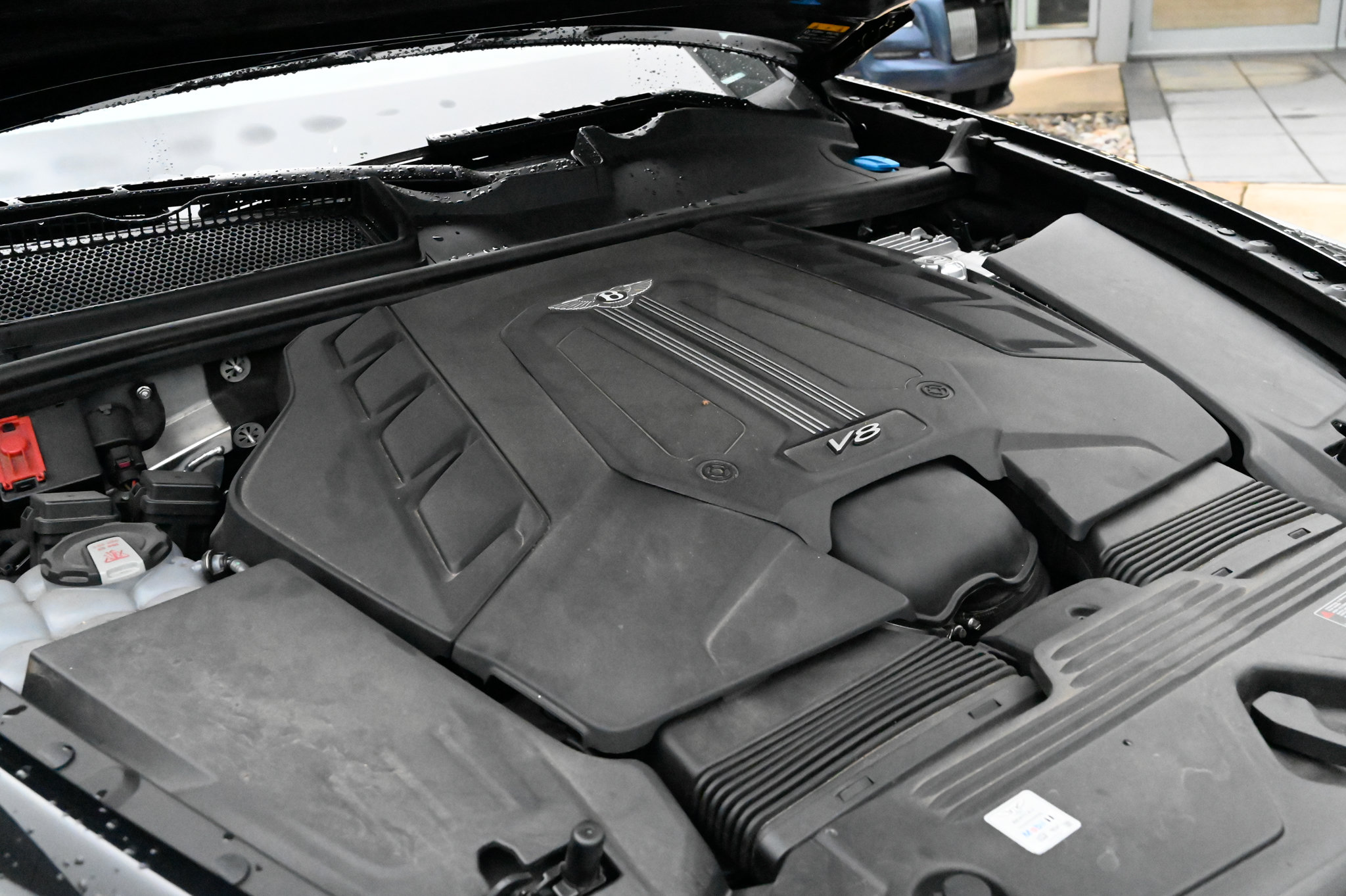 Used 2025 Bentley Bentayga AWD/4WD image 66