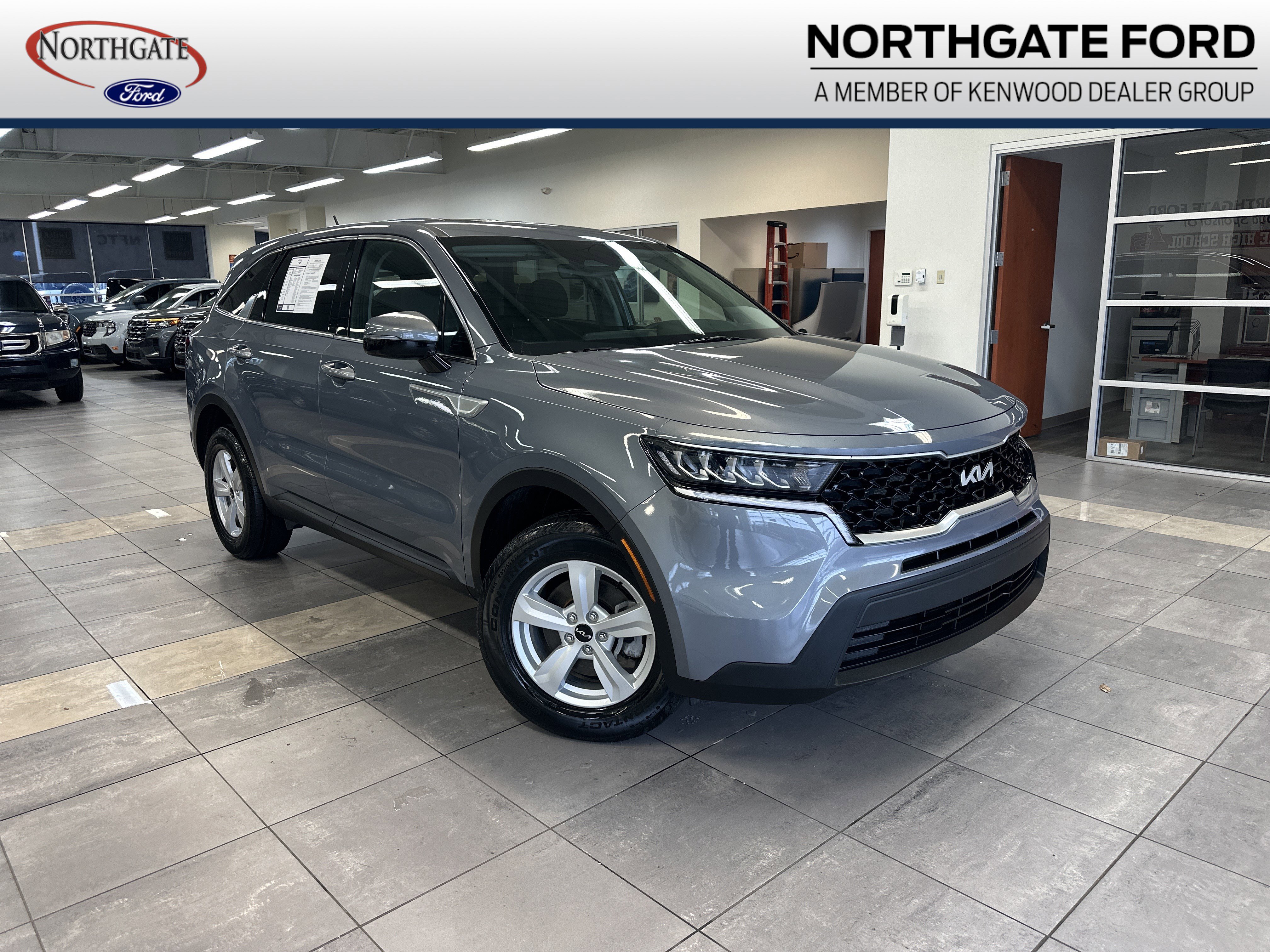 Used 2023 Kia Sorento LX