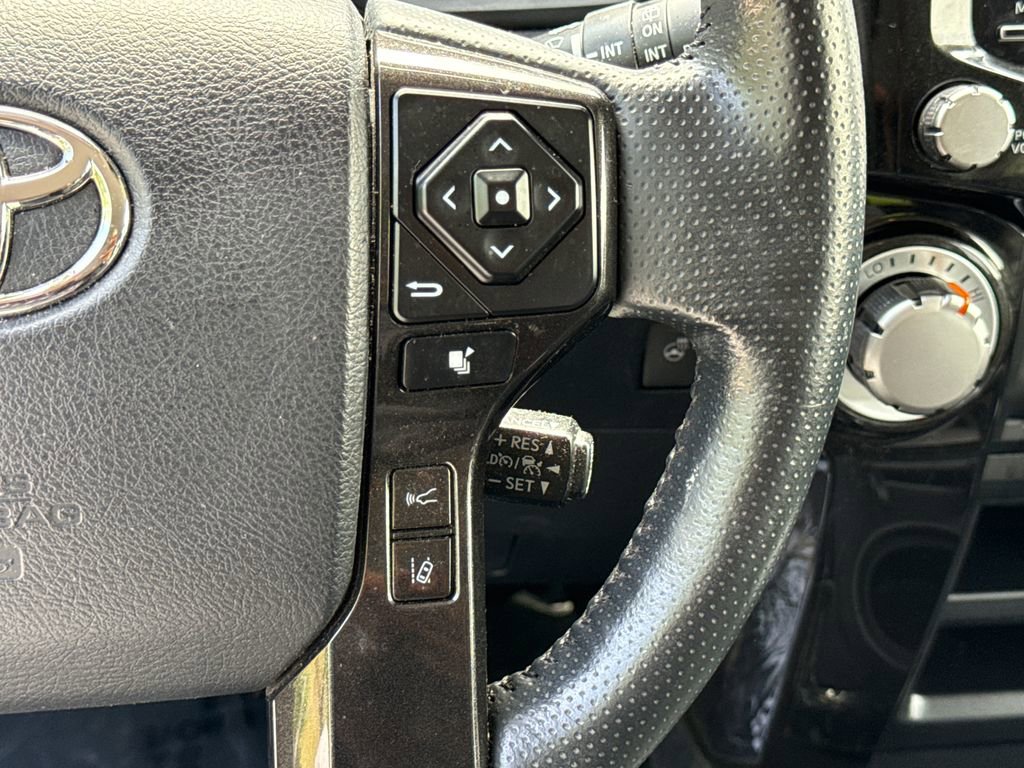 Used 2024 Toyota 4Runner TRD Off-Road Premium AWD/4WD image 28