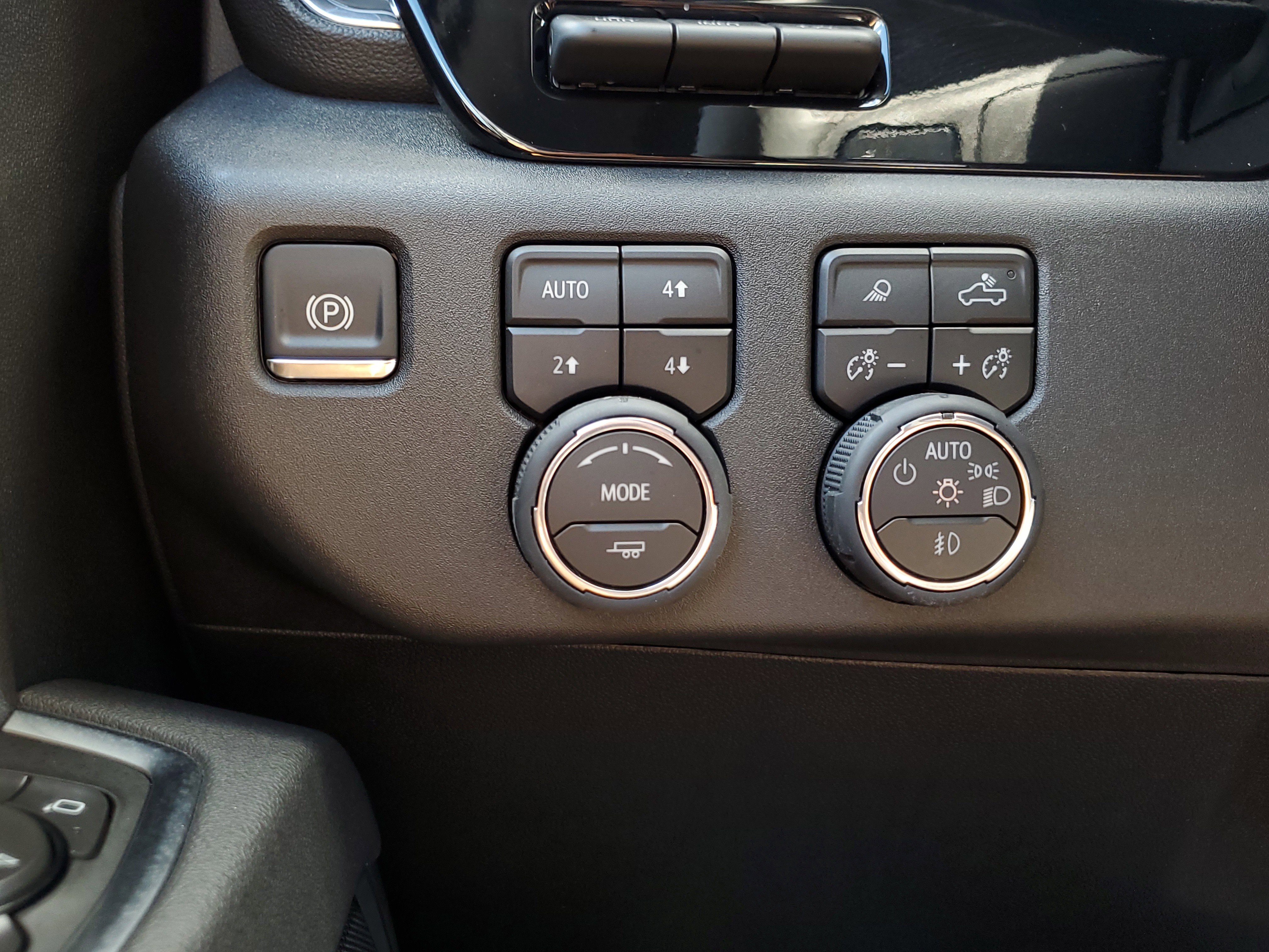 Used 2026 Chevrolet Silverado 3500 LTZ w/ LTZ Premium Package image 29