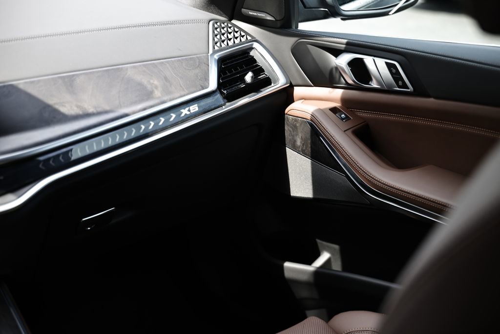 New 2026 BMW X5 xDrive50e w/ Executive Package image 29