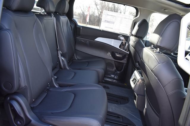 New 2026 Kia Carnival SX image 16