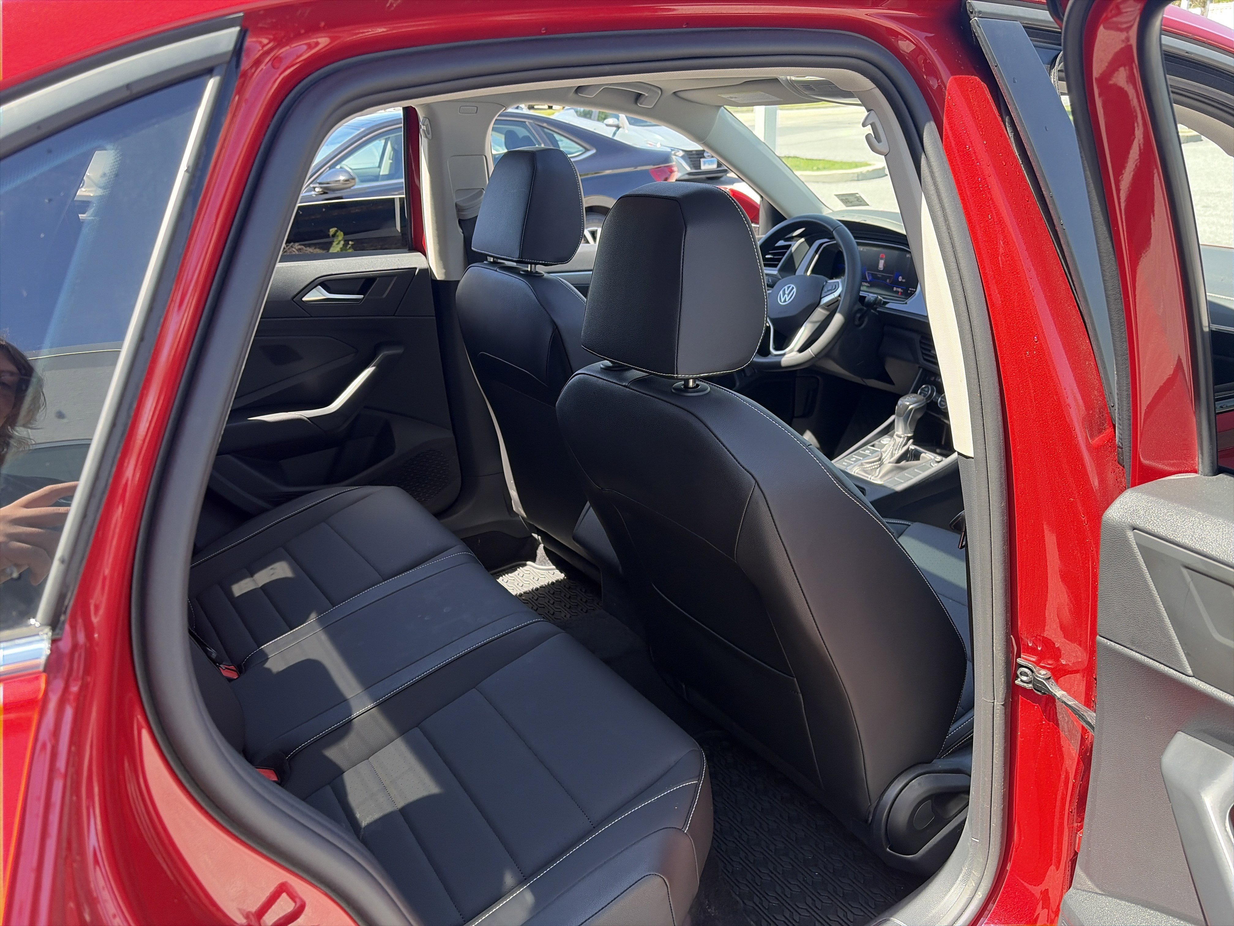 Used 2024 Volkswagen Jetta SE w/ Panoramic Sunroof Package FWD image 31