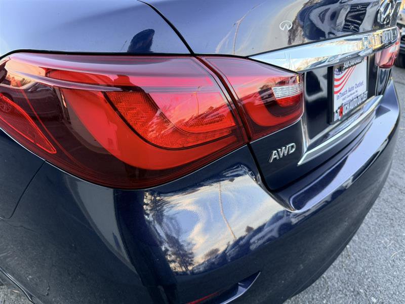 Used 2015 INFINITI Q70 L 5.6 w/ V8 Deluxe Technology Package AWD/4WD image 12