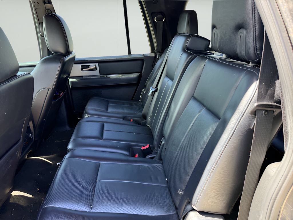 Used 2017 Ford Expedition EL XLT w/ Equipment Group 202A RWD image 10