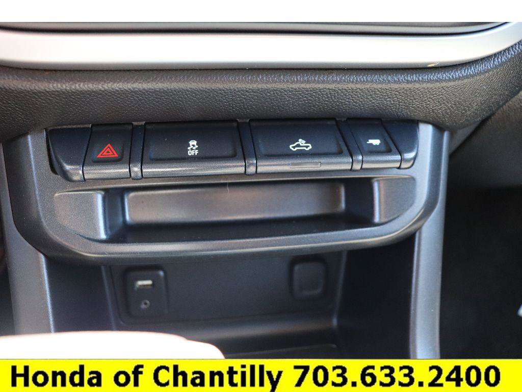 Used 2017 Chevrolet Colorado LT image 12