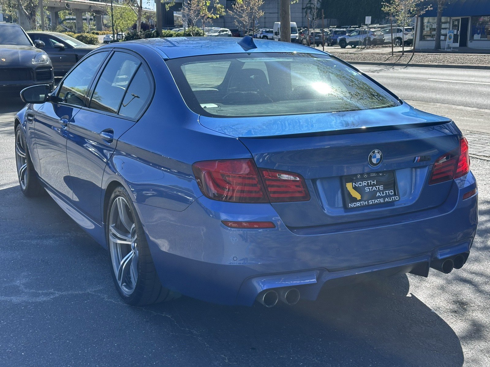 Used 2013 BMW M5 RWD image 11