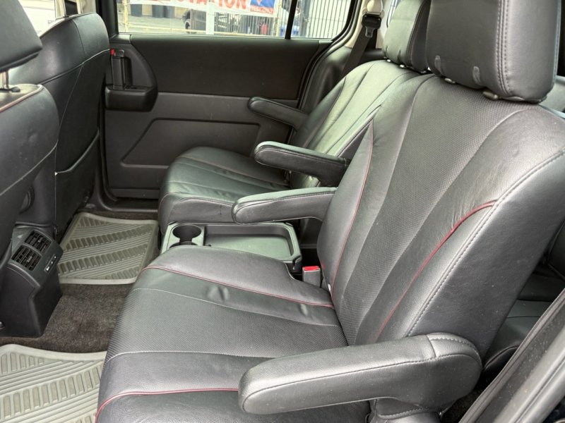 Used 2014 MAZDA MAZDA5 Grand Touring FWD image 14