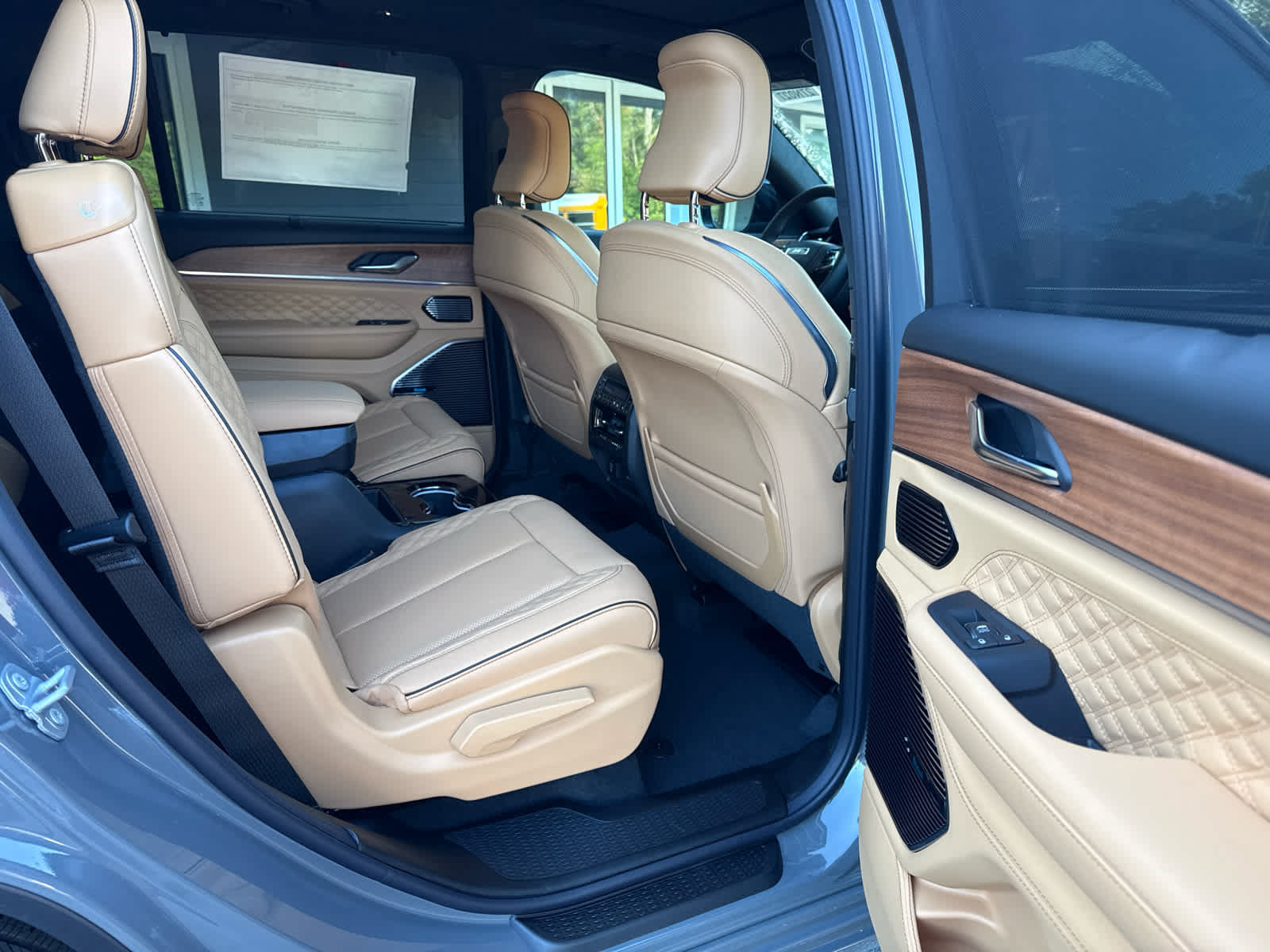 New 2027 Jeep Grand Cherokee L Summit AWD/4WD image 16