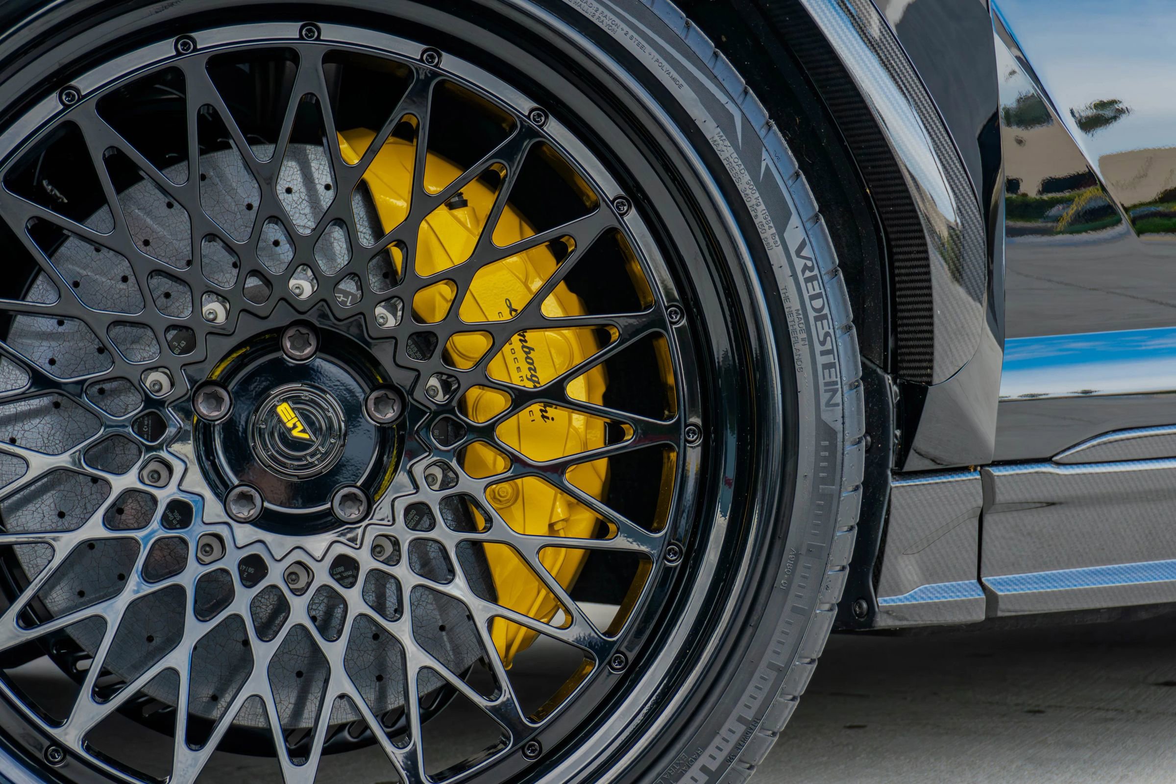 Used 2025 Lamborghini Urus SE image 27