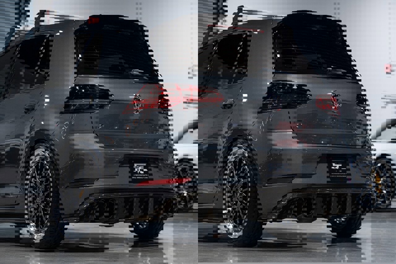 Used 2019 Volkswagen Golf R 4-Door image 17